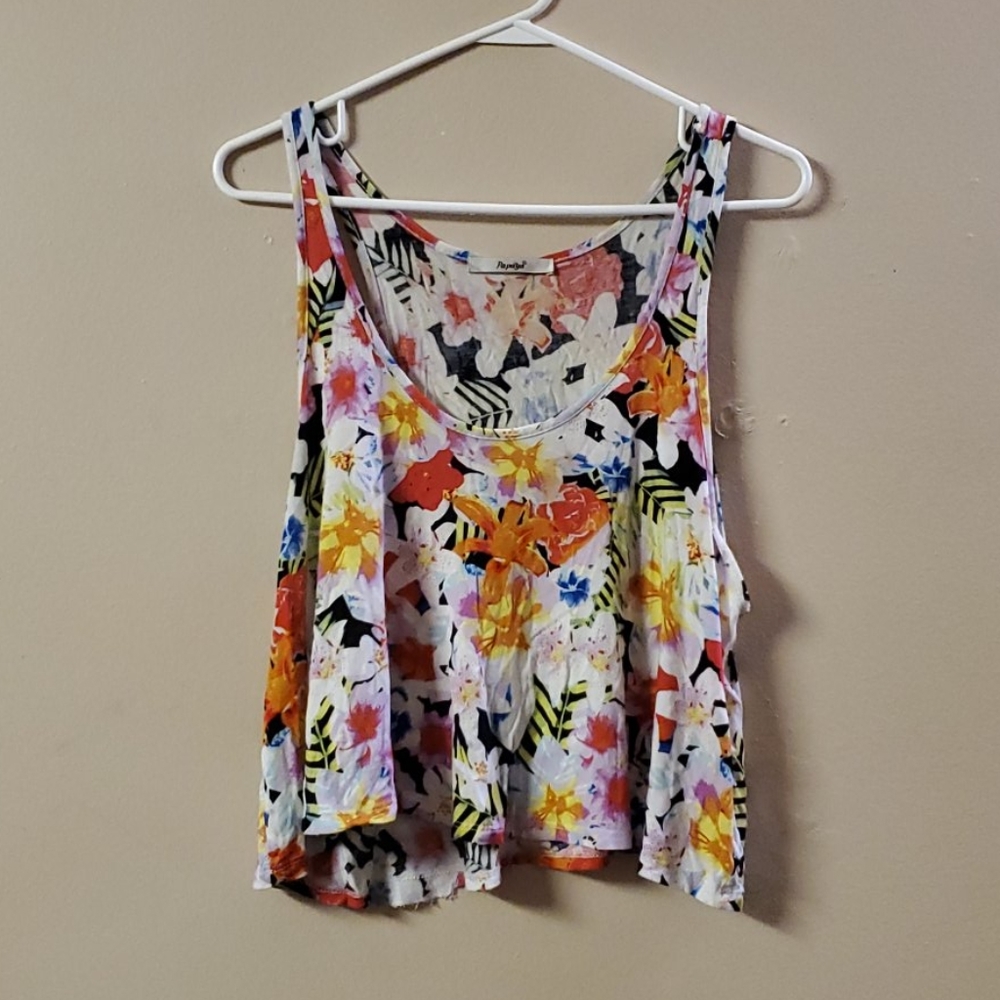 Flowy flower patterned crop top